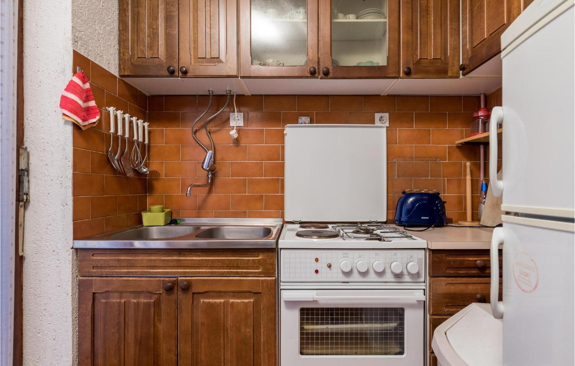 2 Bedroom Nice Apartment In 亚布拉纳茨 外观 照片