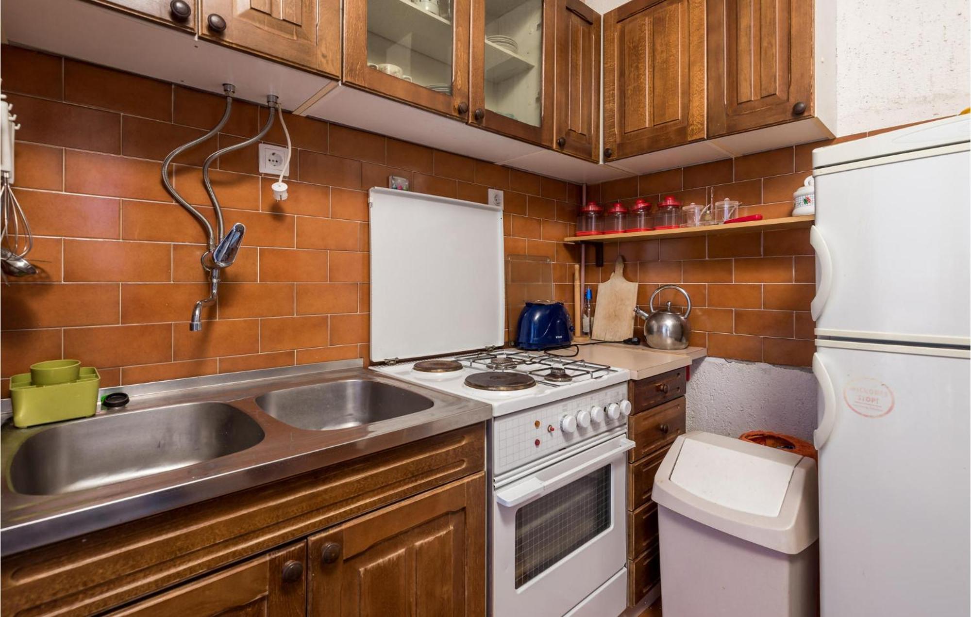 2 Bedroom Nice Apartment In 亚布拉纳茨 外观 照片